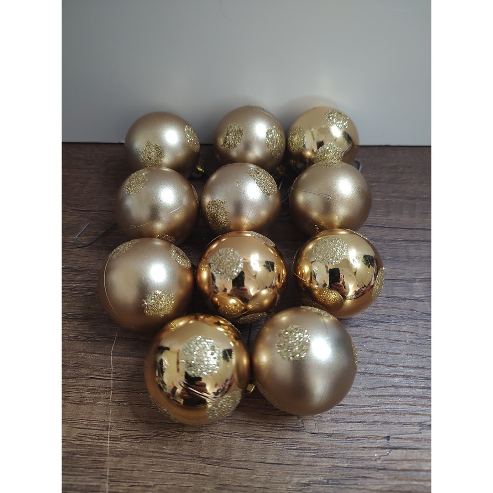 Holiday Style 11 Ornaments Balls GOLD Colors Shatterproof Small Solid Polkadot